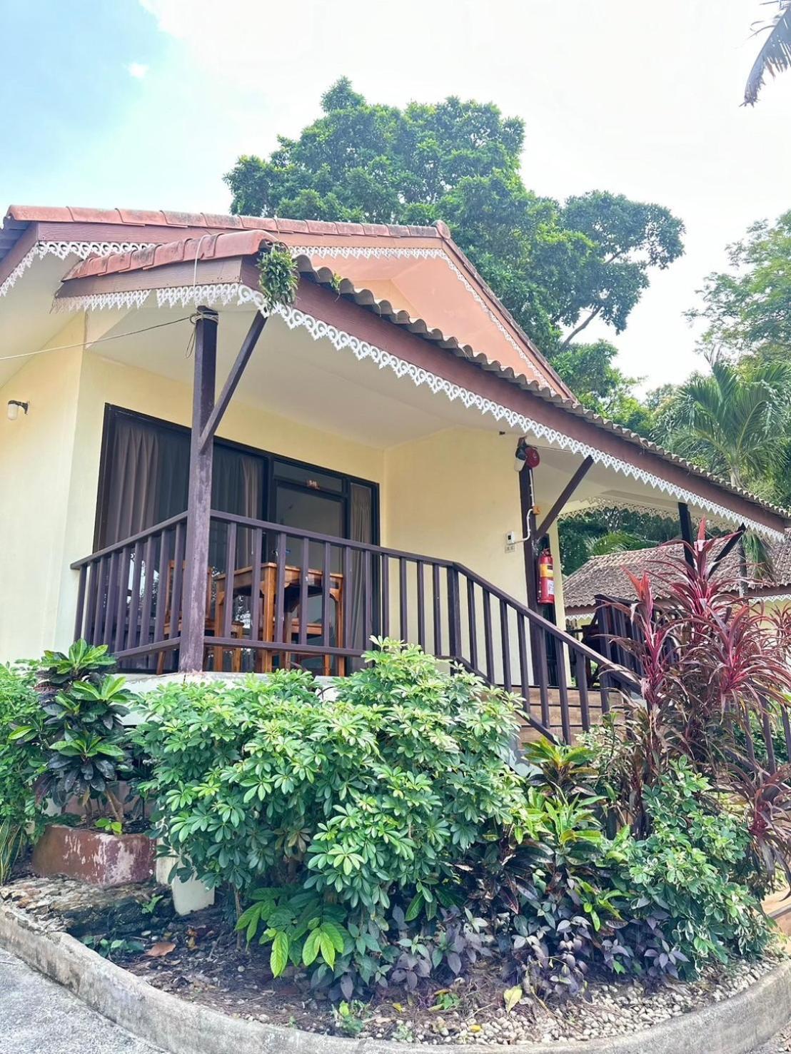 Chang Cliff Resort 3*